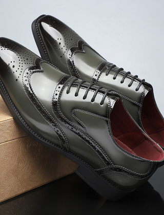 Edmund | Wingtip Brogues with Punched Detailing