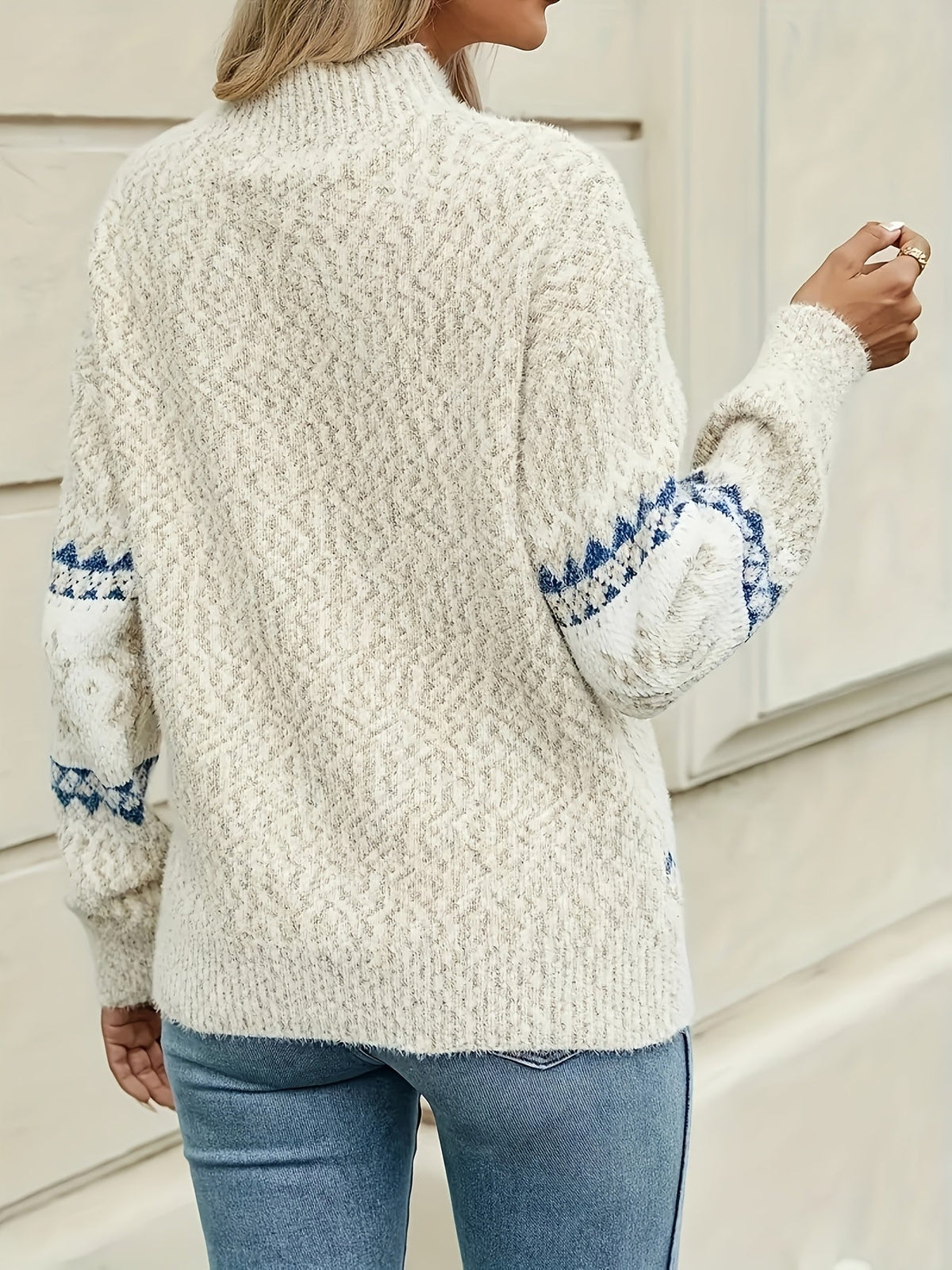 Holly | Relaxed Festive Jumper with Snowflake Fair Isle Pattern