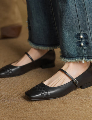 Harriet – Black