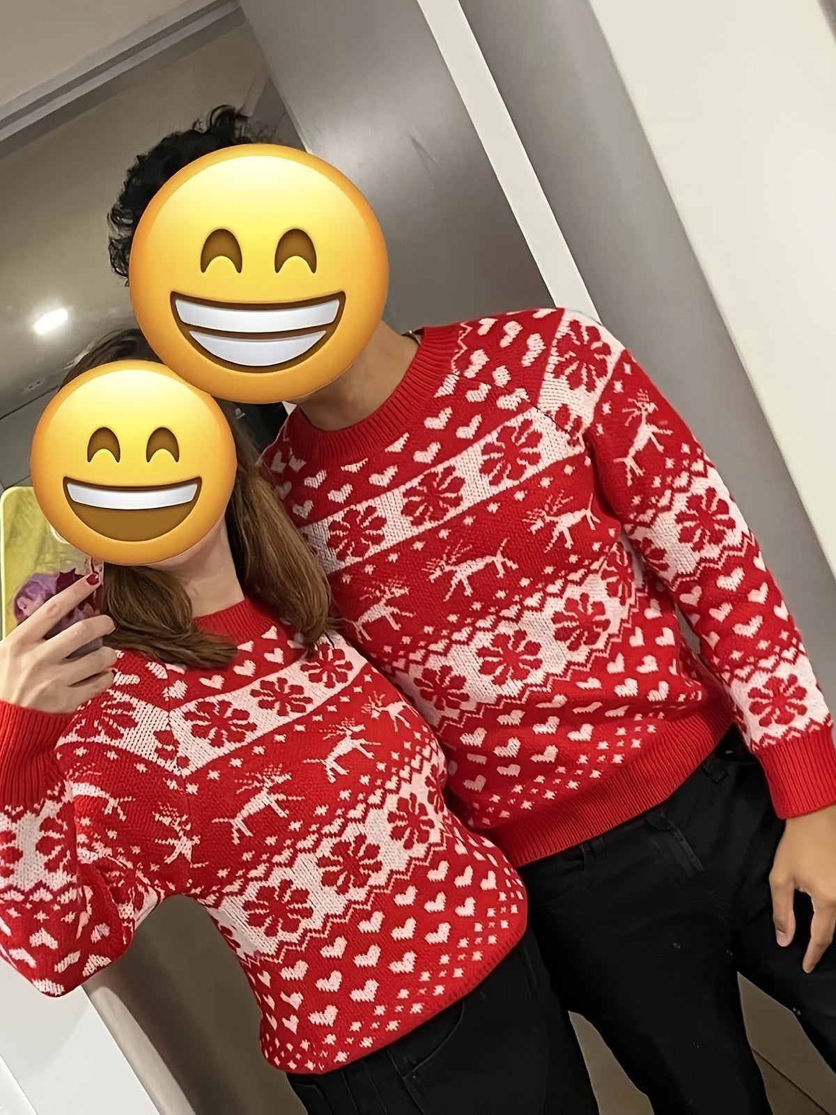 Ivy | Relaxed Festive Jumper with Snowflake and Deer Pattern