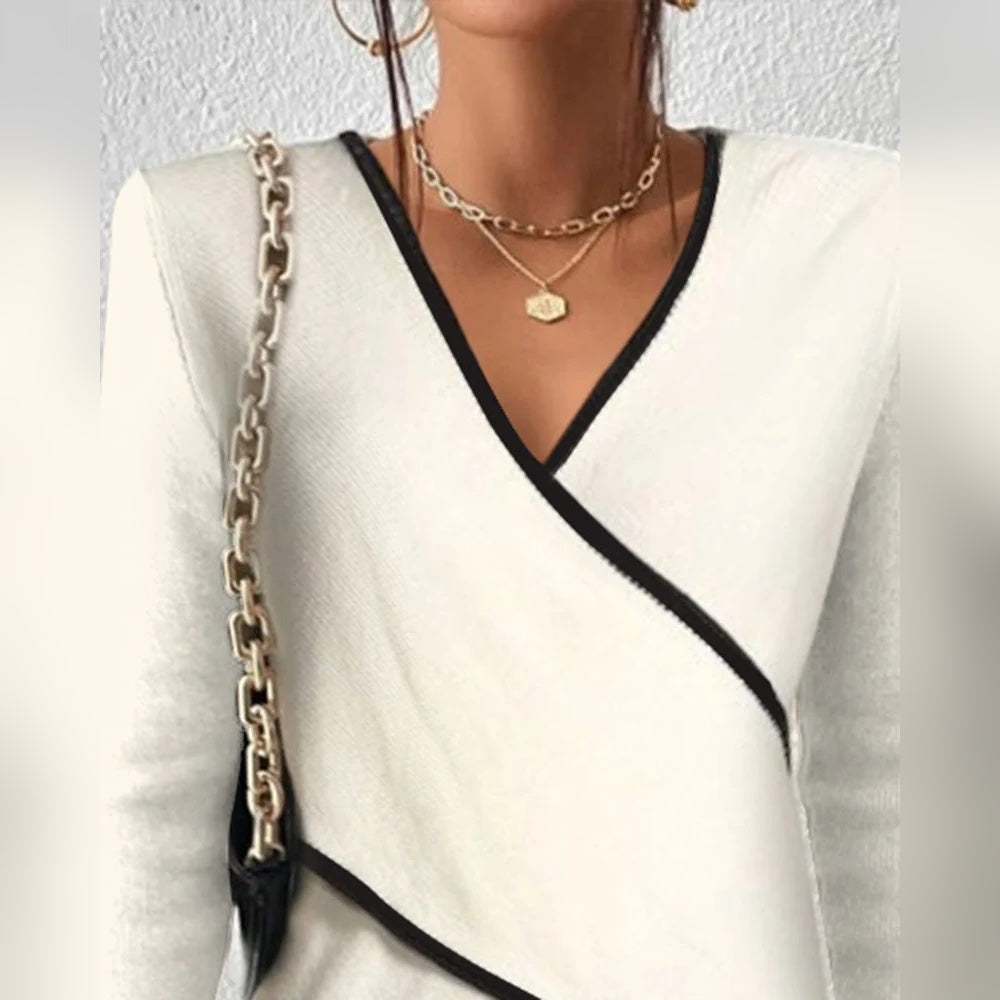 Mirabel | Lightweight Fitted Jumper with Elongating V-Neck