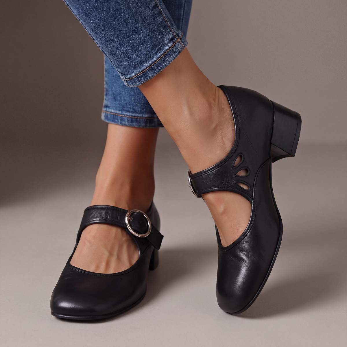 Cordelia – Black