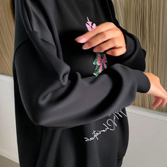 Lilian | Oversized Christmas Sweatshirt with Glitter Tree Print