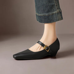 Daphne – Black